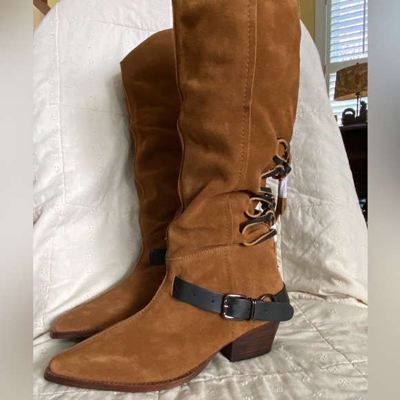 Free People Back-lace Sway Low Slouchy Boots. Western inspired suede pull-on. - Picture 11 of 16